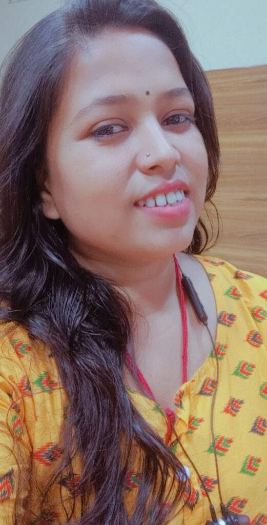 मुस्कान में छिपा लिया हर दर्द को, तुम्हारी खुशियों के खातिर…