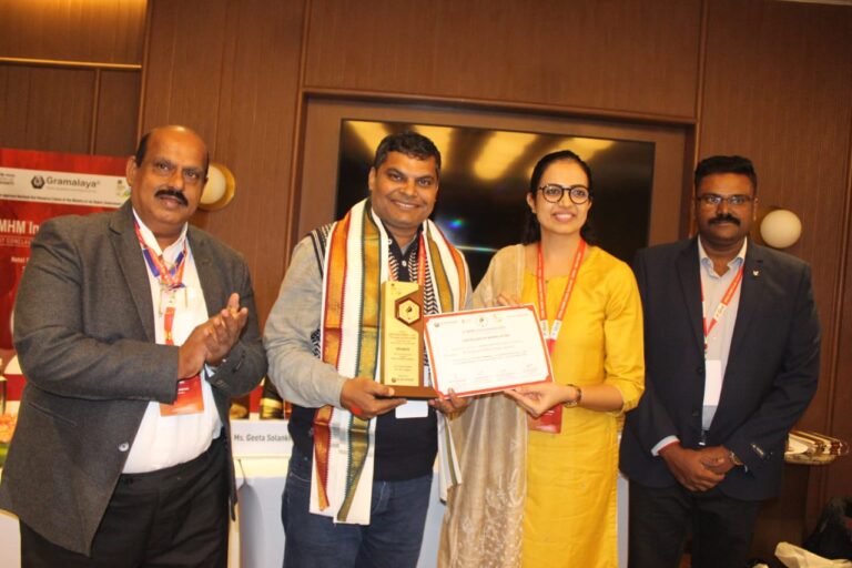 नई दिल्ली में आयोजित एमएचएम इंडिया समिट में शामिल हुए झारखंड के पैडमैन तरुण कुमार